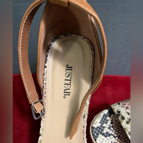 Z03 - Just Fab Faux Snake Skin Wedge Heels - Picture 2 of 6